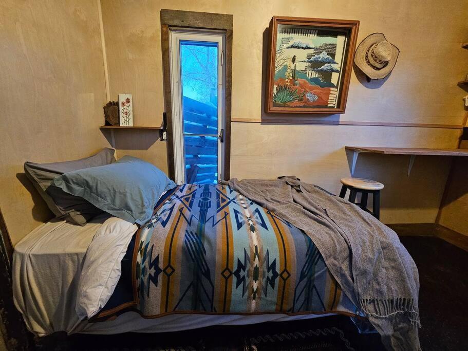 Blue Dog Accommodations Eastend 外观 照片
